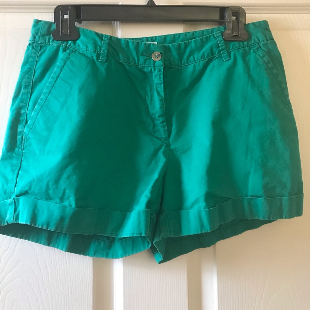 Forever 21 Essentials Green Shorts Sz M